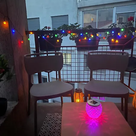 Stylish With Balcony - Very - Long And Pets Welcome *