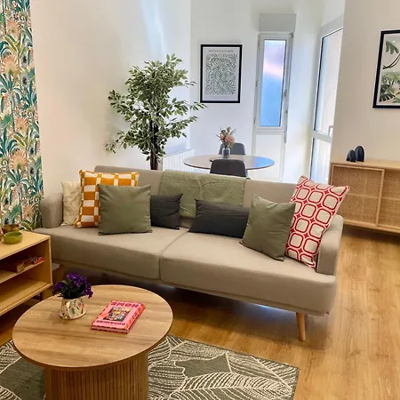 Lägenhet Botanic Escape With Air Con, Balcony & Candle Bath Ritual - Pets Welcome *