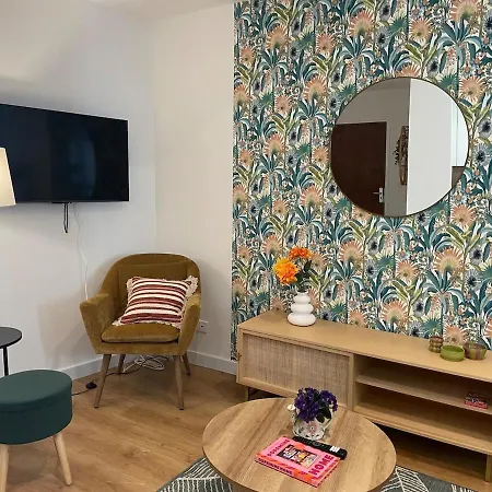 Botanic Escape With Air Con, Balcony & Candle Bath Ritual - Pets Welcome Lägenhet Carcassonne
