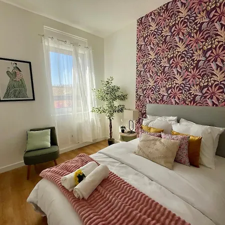 Botanic Escape With Balcony & Candle Bath Ritual - Pets Welcome Apartment Carcassonne